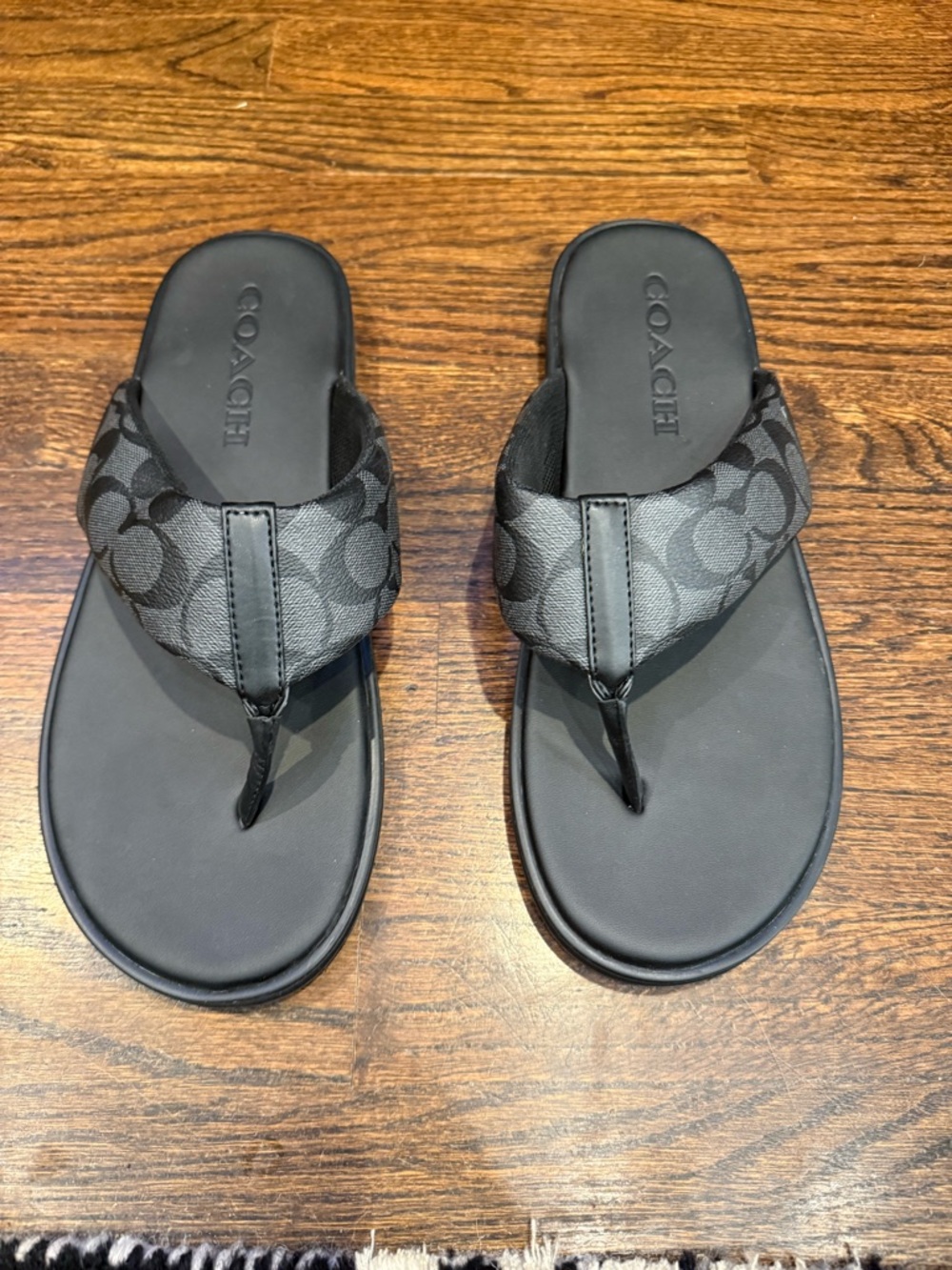 New Coach Men's Black Signature Pattern Toe Flip Flop Sandal G4921 - Picture 2 of 5